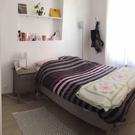 Cozy Flat, 5 Mins From Metro, 1 Bedroom Párizs