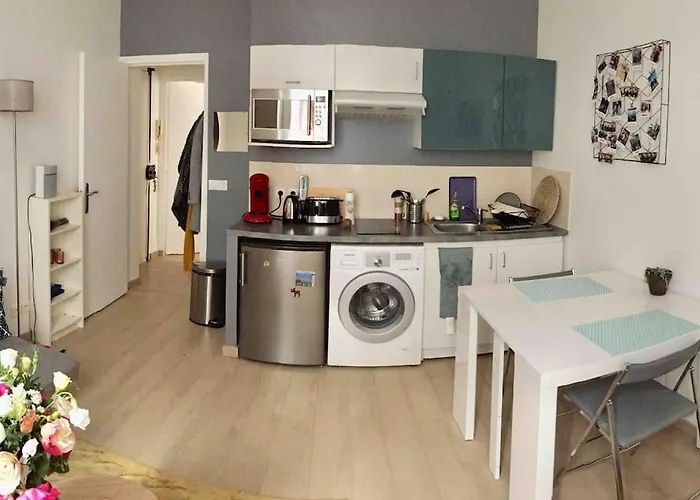 Cozy Flat, 5 Mins From Metro, 1 Bedroom